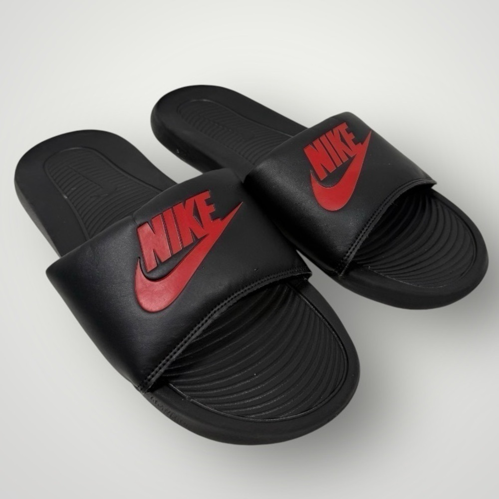 Men’s Nike Victori One slide sandals size 13